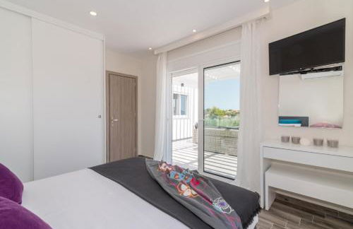 Maridenia Villa - Family Escape with Private Pool, by ZanteWize - Foto 14