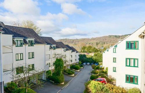 High Rise Apartment - Photo 18