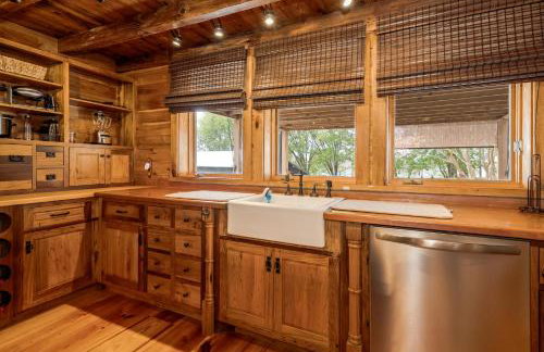 3BR Luxury Log Cabin Near Franklin - Foto 29