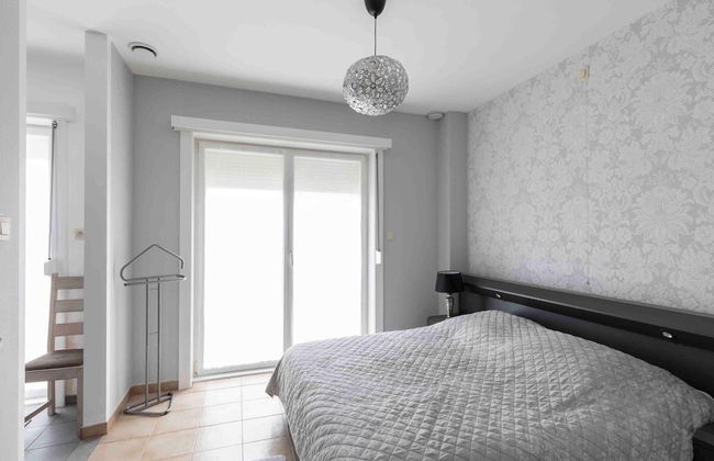 Modern Villa w/ Private Yard - Foto 8