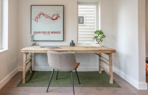 Beautiful Modern 3BR in the Grove ABODEbucks - Photo 18