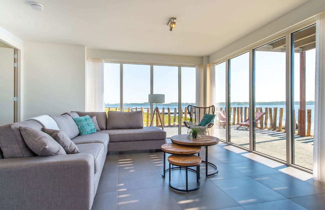 Exclusive Apartment on the Ground Floor Directly Located on the Water - Foto 16