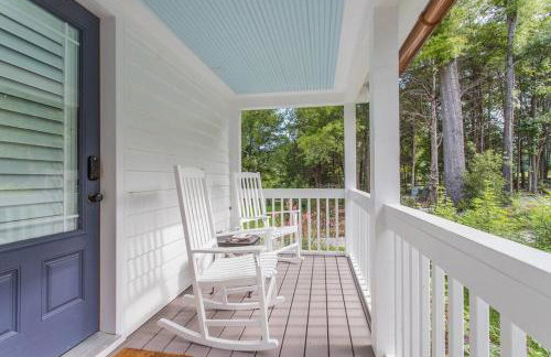 Relax in an upscale, renovated gem - Foto 45