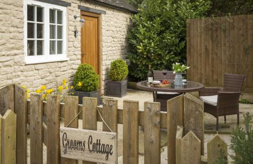 Grooms Cottage - Photo 1