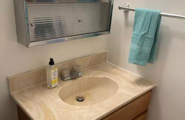 Charming 2-Bedroom House for a Peaceful Getaway - Foto 5