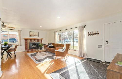 NEW! 1958 Chic Mid-Mod House - Foto 1
