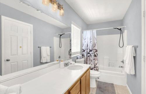 4BR Family Oasis with Gym and BBQ Near Vegas Strip - Photo 27