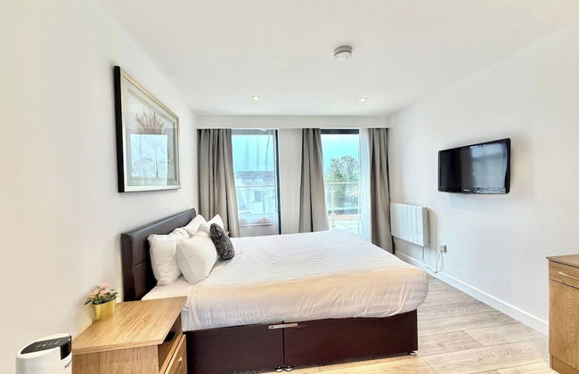 Hampton Suites Serviced Apartments - Photo 16