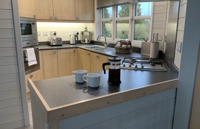 Holly Blue - Cosy Wooden Lodge, Kippford - Photo 6