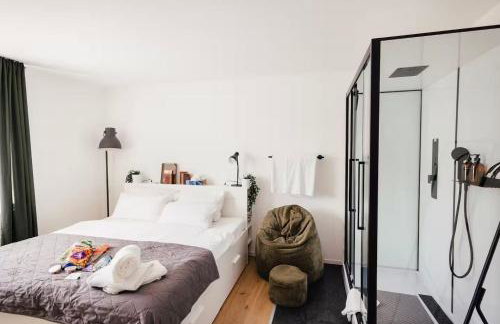 Bahnhofsnahe 9 Zimmer 200QM PS5 für Familien & Firmen - Foto 6