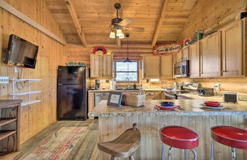 Remote Cabin with Gas Stove Less Than 7 Mi to Town! - Foto 7