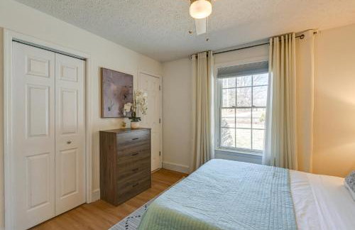 Family Home with Furnished Deck in Fairview! - Foto 18