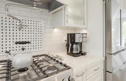 Coastal retreat near the beach w Panoramic Ocean Views, Rooftop Deck, & Firepit - Foto 19