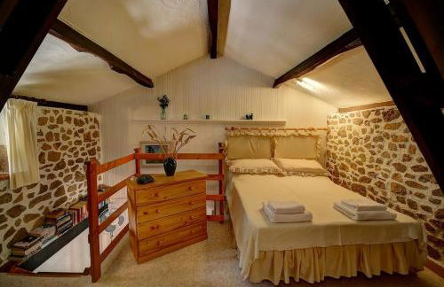 Pretty cottage with exclusive use of private pool in 5 acres of grounds - Foto 7