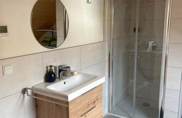 Holzliebe mit Donaublick - Foto 19