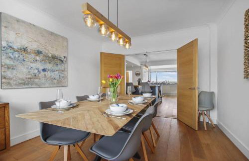 Luxury 4 bed beachside home with coastal views - Foto 11