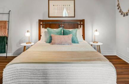 Charming & Spacious Hideaway by Downtown Bryan - Photo 9