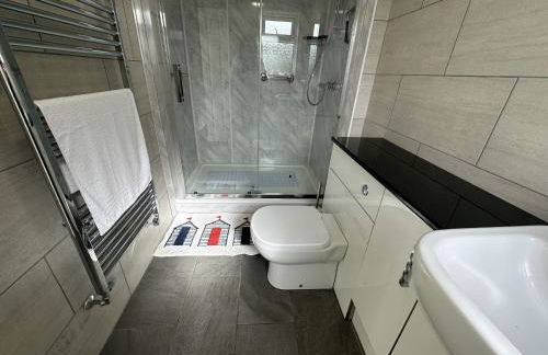 Ty Ardd - modern bungalow close to Pendine Beach - 1 DOG GOES FREE - Photo 15