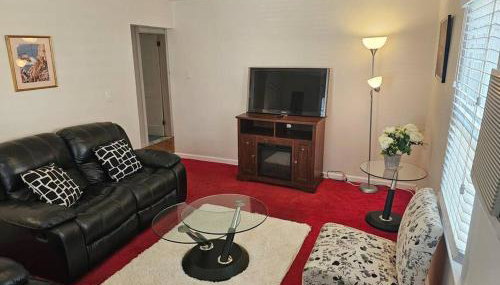 Comfy Getaway minutes from UBS Arena - Foto 4