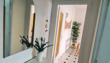 Nice beachside 2-BD apt near Barcelona - Foto 2