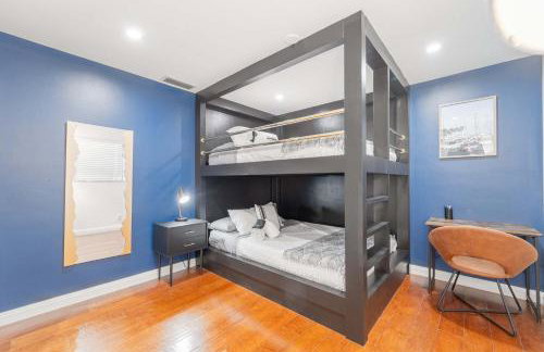 Resort Style Backyard Heated Pool Hot Tub Fire Pit - Foto 32