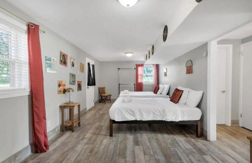 The Retro Pad - Large Yard and Foosball Table - Photo 6