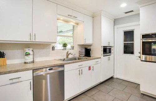 Pet-friendly Paradise with Pool about 6 Mi to Beach! - Foto 9