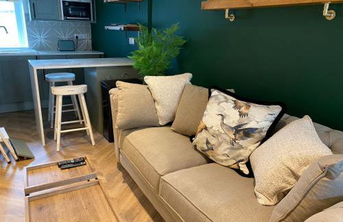 Ridley's Place modern one-bedroom seaside apartment - Photo 19