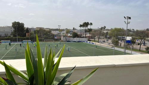 Duplex con terraza privada y parking a 15 minutos de Sevilla - Photo 2