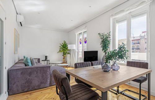 4 bedrooms 2 bathrooms furnished - Salamanca - refurbished - MintyStay - Photo 1