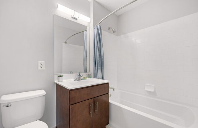 Global Luxury Suites Downtown Jersey City - Photo 54