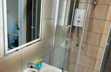 Yastayzzz at Studio 3 Bransford Road - Foto 7