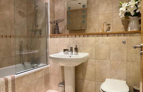 Amazing 2-bedroom apartment with lovely sea views - Foto 12