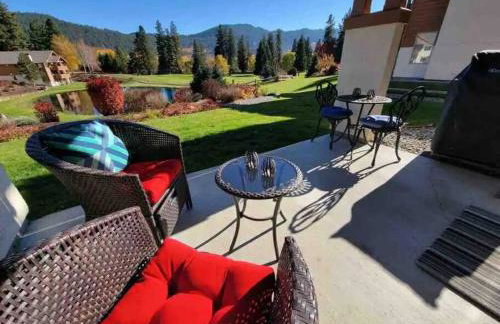 Golf Course View Condo Walk to Town & Pools - Foto 33