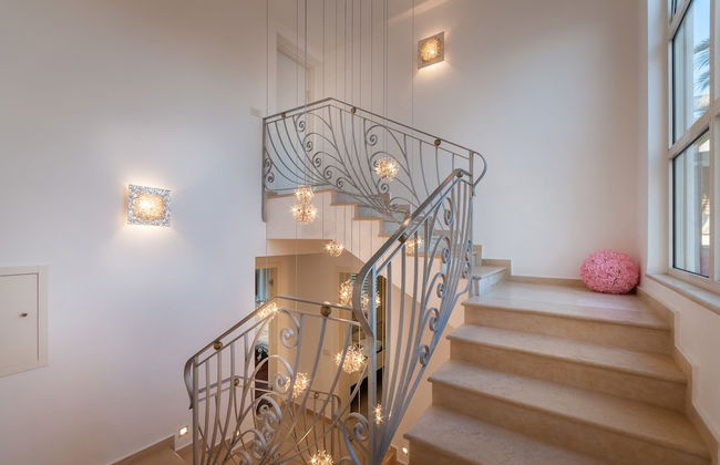 Luxurious Villa with great location - Foto 44