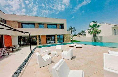 Inmovecos Villa Gawy 2 de Lujo con piscina privada - Foto 13