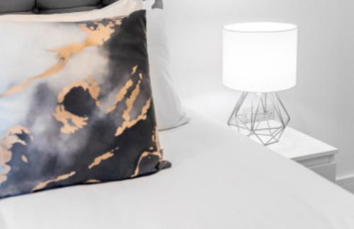 Modern Two Bedroom Apartment - Netflix - Balcony - Secure Parking 2MC - Foto 28