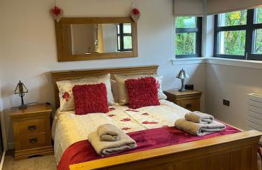 The Loch Lomond Townhouse In The Centre of Balloch - Foto 19