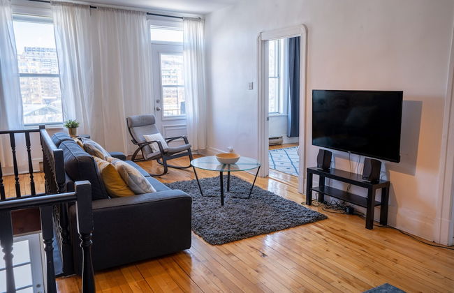 Stunning 2 Bedroom Apt! 3mins Walk From CDN Metro - Foto 25