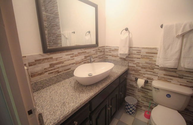 Kenwood Villa - Photo 21