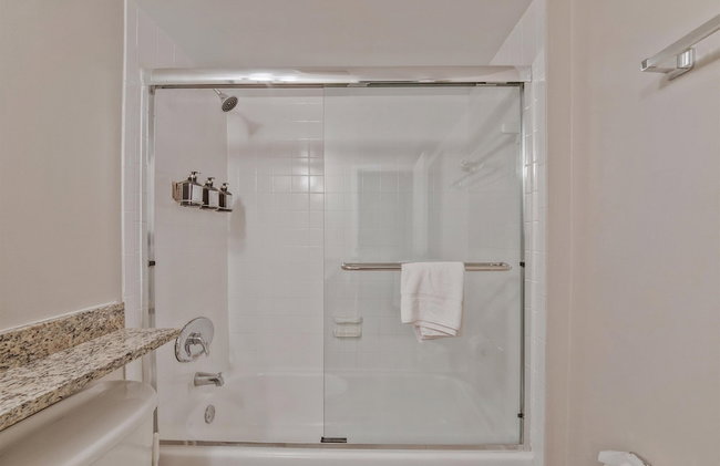 Global Luxury Suites at Georgetown - Photo 63