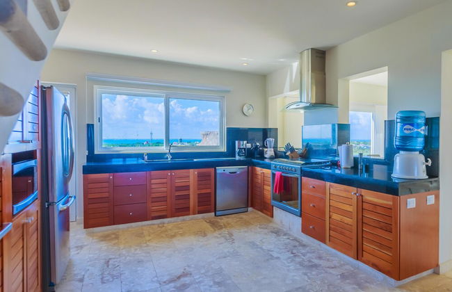 Isla 33 - 3 Bedroom PH #2404 - Photo 11