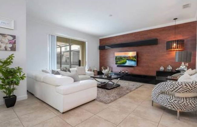 Gorgeous 6 Bedroom w Pool Paradise Palms - Foto 2