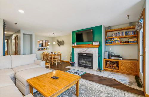 Highridge B14 Enjoy the view ski back trail shuttle service sports center - Photo 4