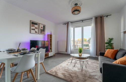 L'Excellent - Grand Cinema - Grand Marché - Netflix - Foto 9