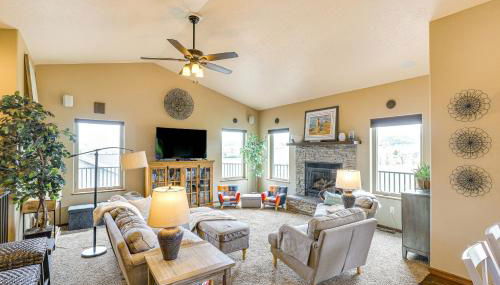 Spearfish Retreat with Fireplace and Mountain Views! - Foto 3