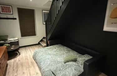 Studio 77 - Stylish 1 Bedroom End Terrace House - Foto 34