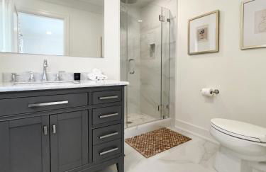 New Construction Modern Luxury Retreat w 6 Beds - Foto 41