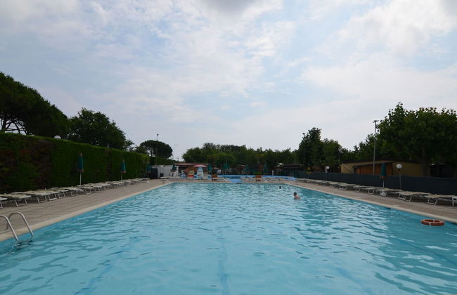 Tidy Chalet with Terrace near Sea - Foto 6