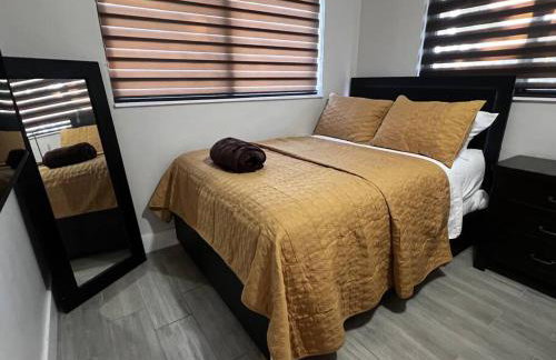 Luxurious Westchester Home Near Miami Clinics - Photo 29